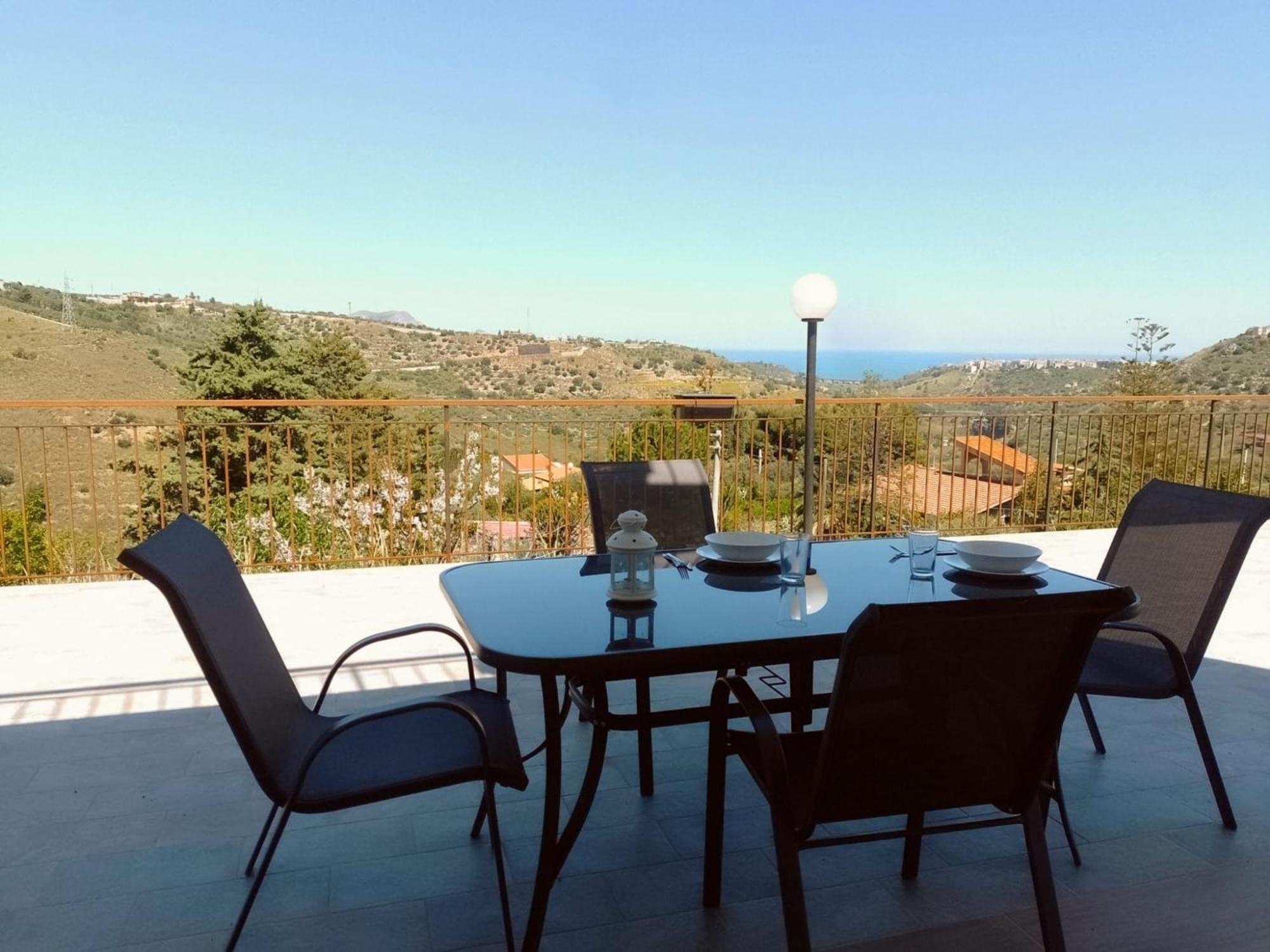 Granatelli Holiday Home Altavilla Milicia Exterior photo